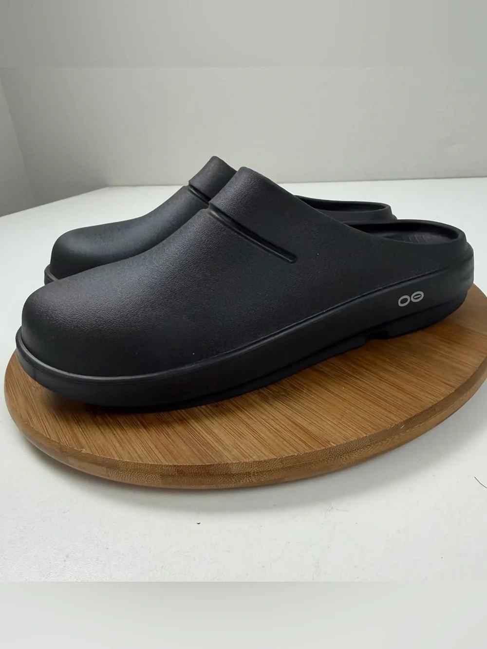 OOFOS OOcloog Men's Black Slip-On Recovery Clogs